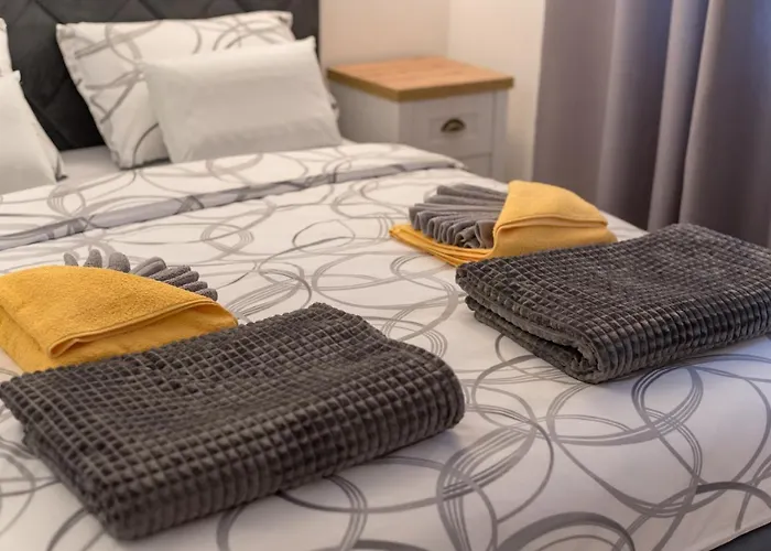 Tanis Apartments