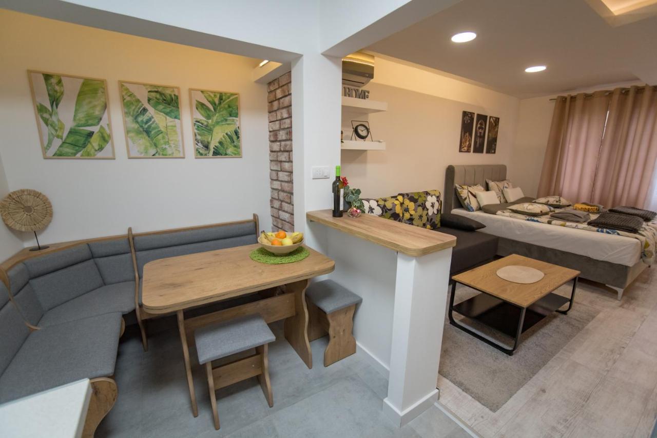 Tanis Apartment *