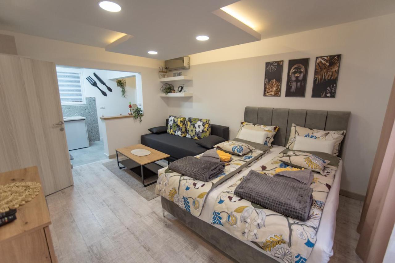 Tanis Apartment